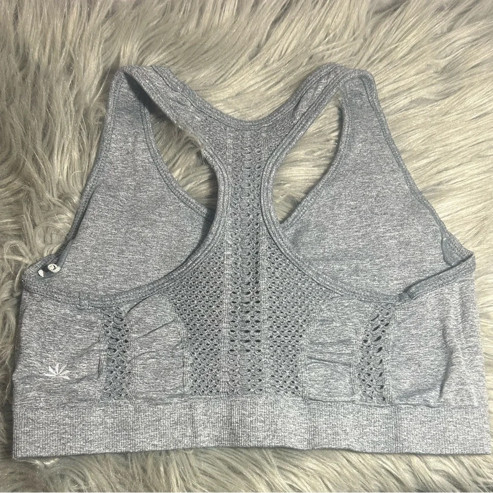 Athleta Seamless Laser Cut Gray Sports Bra Size Medium